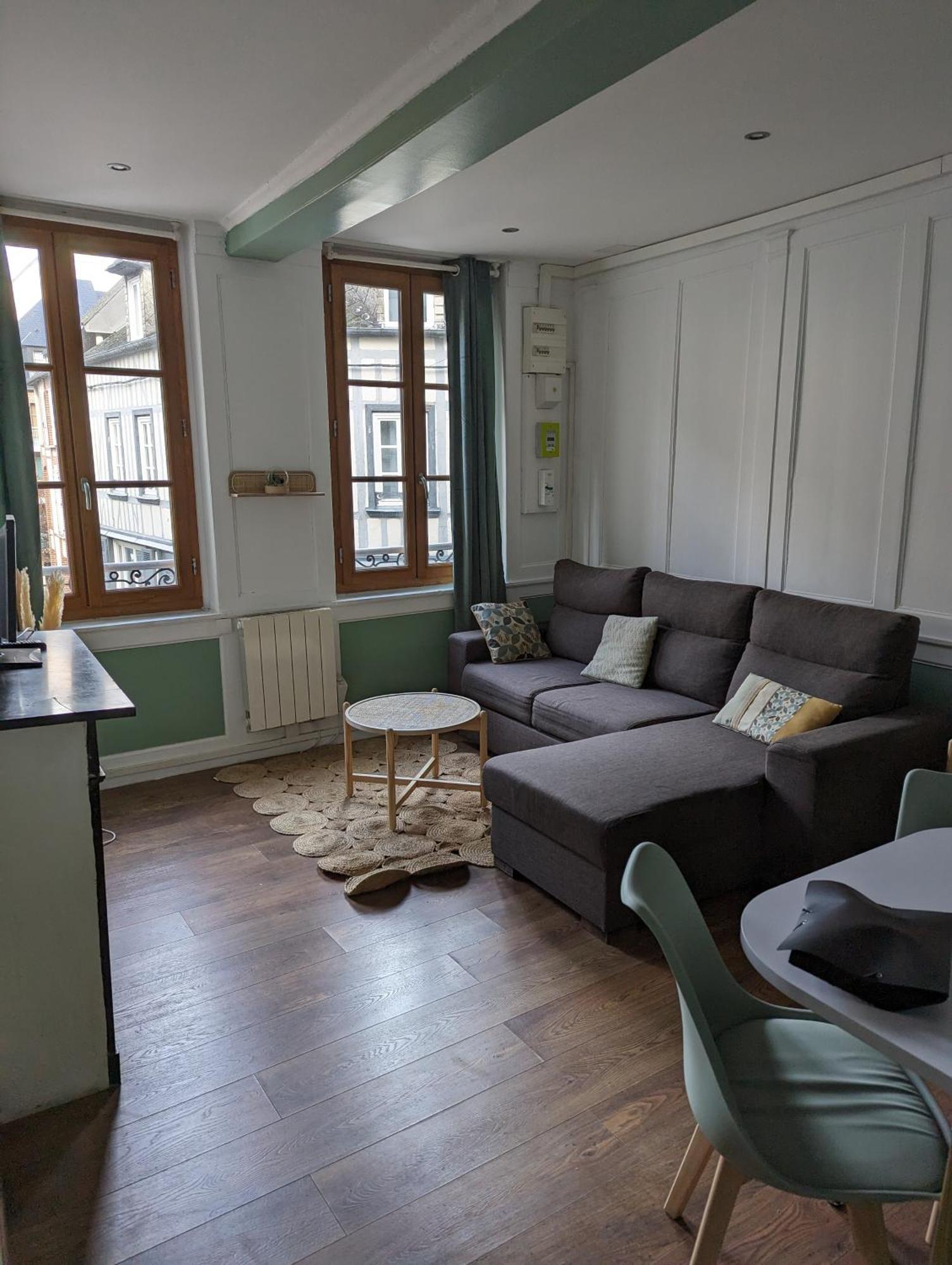 Le Saint Leonard... Il Est Vert องเฟลอร์ ภายนอก รูปภาพ
